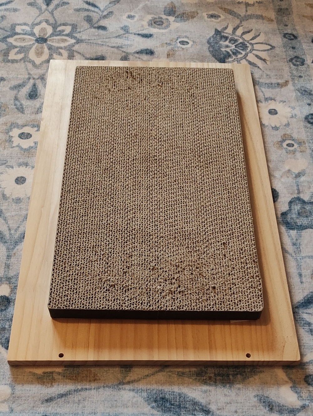 REVERSIBLE CAT SCRATCHER BOARD
